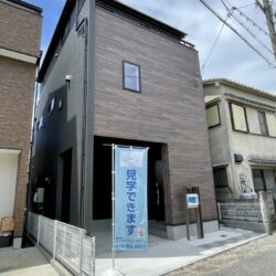 南側と北側の両面が道路なので、日当り・風通しに優れています